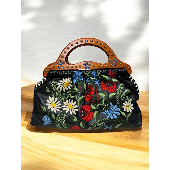 Y2K Isabella Fiore Embroidered Leather Clutch Bag & Large Wristlet - Picture 2 of 13